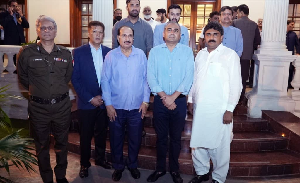 President Mandi Bahauddin Chamber of Small Traders & Small Industry with Mr. Mohsin Naqvi Interior Minister along with Dr. Usman Anwar Inspector General Punjab